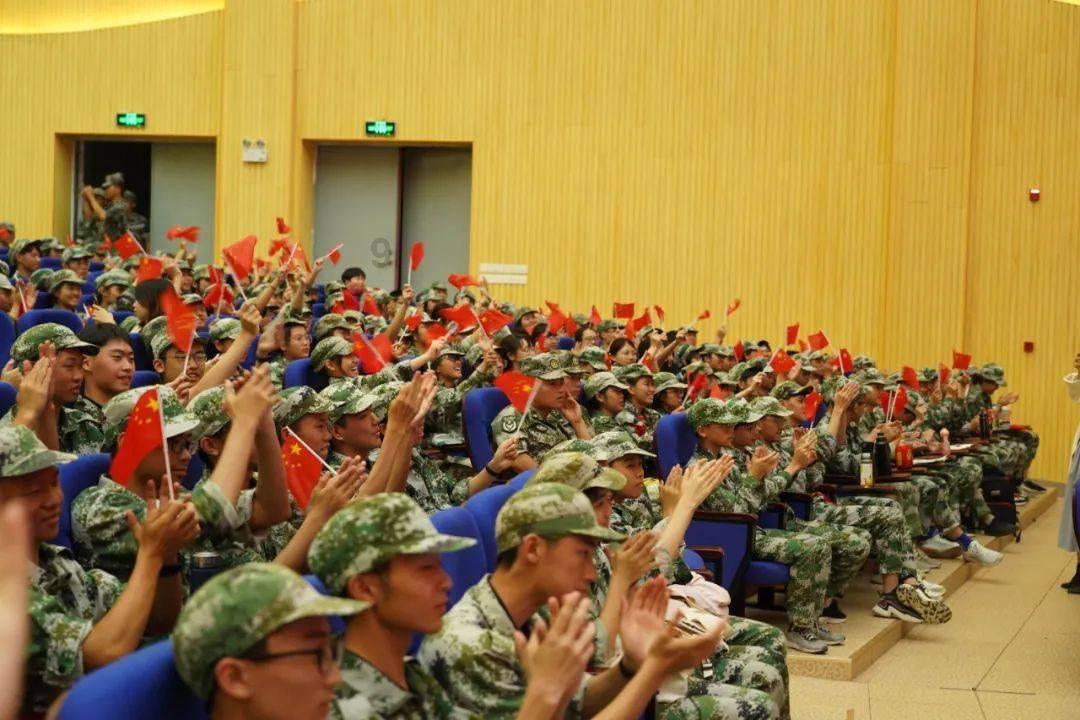 一种新型笔式口腔护理器